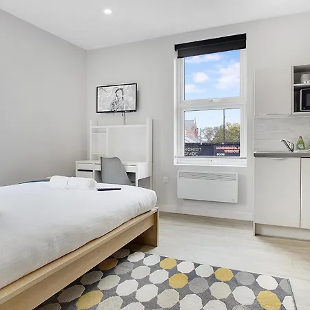 Medium On Linthorpe Road, With Free Wifi, Free Private Parking, Smart Tv & Self-catering Kitchen Apartment Middlesbrough